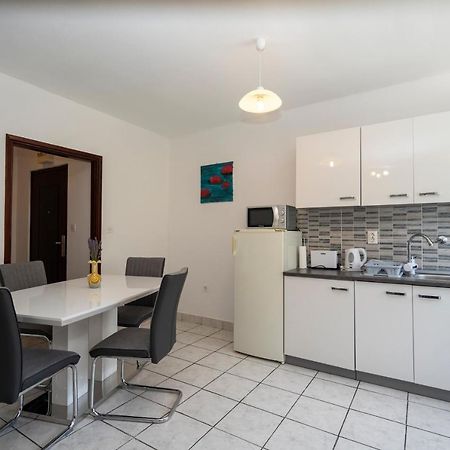 Apartman Curcic Knin Kültér fotó