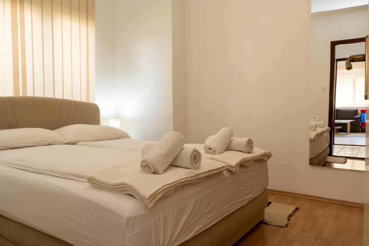 Apartman Curcic Knin Kültér fotó