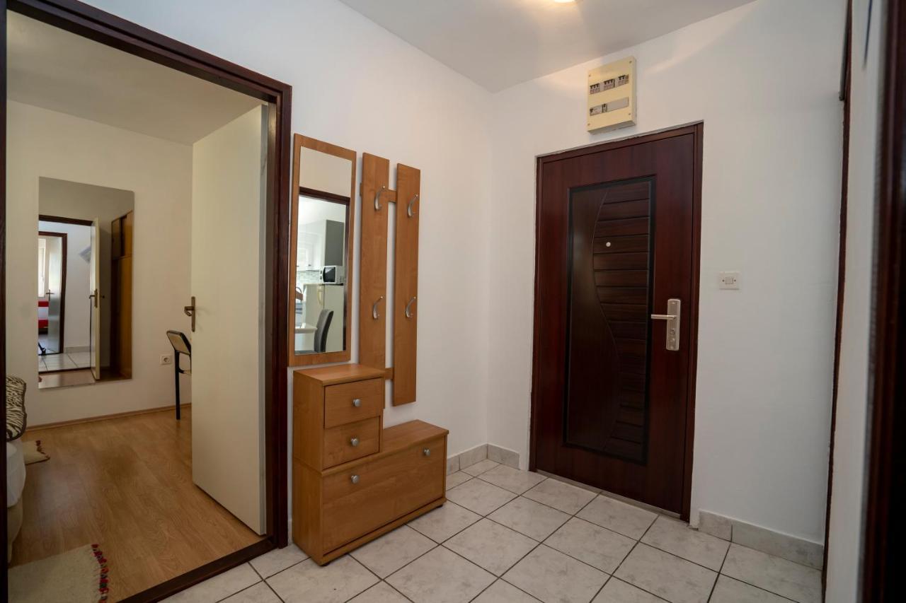 Apartman Curcic Knin Kültér fotó
