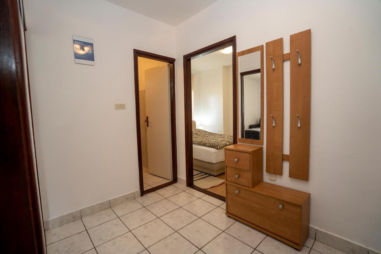 Apartman Curcic Knin Kültér fotó