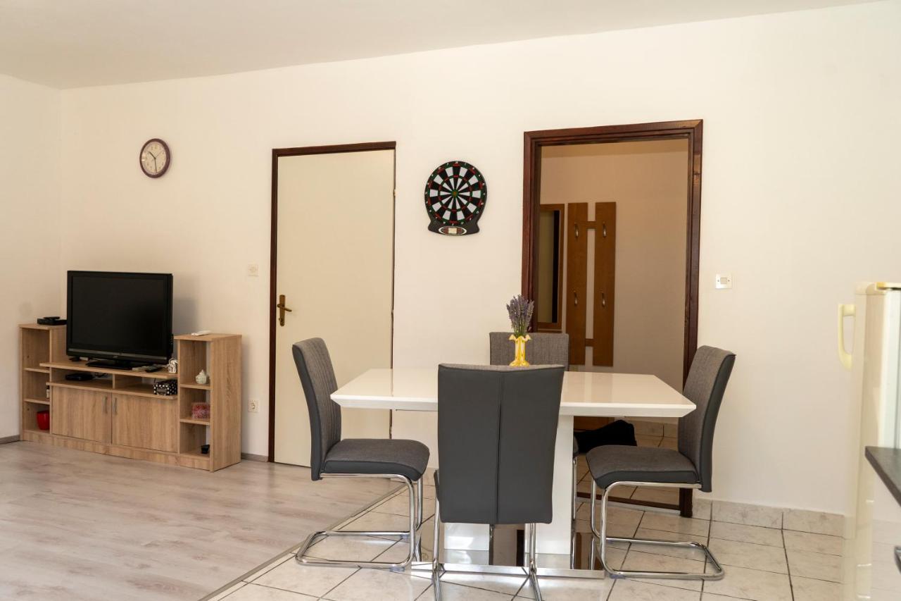 Apartman Curcic Knin Kültér fotó