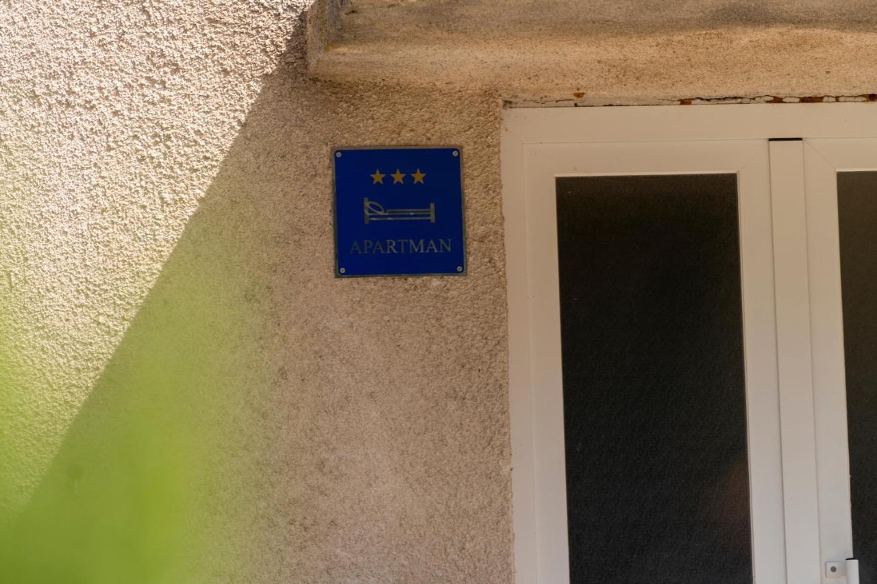 Apartman Curcic Knin Kültér fotó